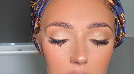 Makeup by Daisy