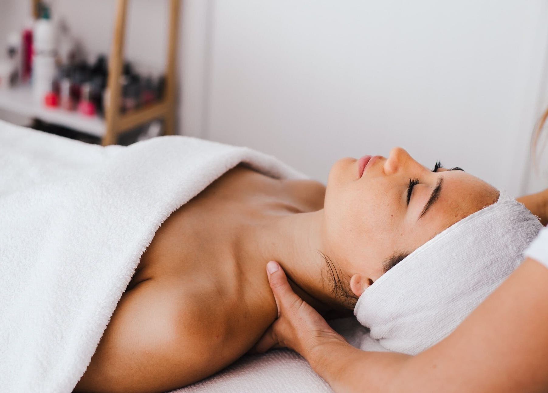 Relaxing massage session at Beauté by Janita in Kiels Mountain, Queensland, AU. Experience tranquility.