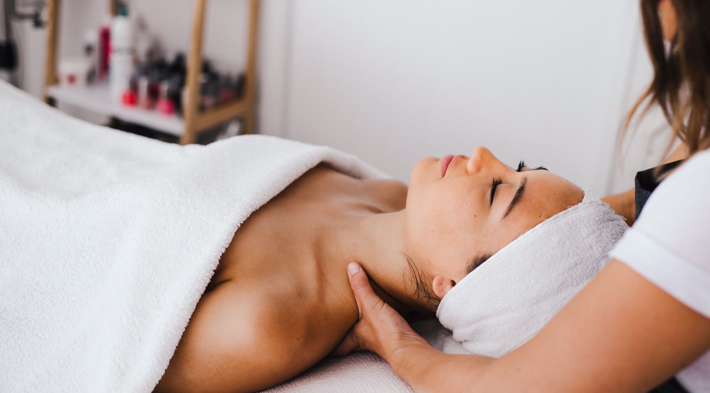 Relaxing massage session at Beauté by Janita in Kiels Mountain, Queensland, AU. Experience tranquility.