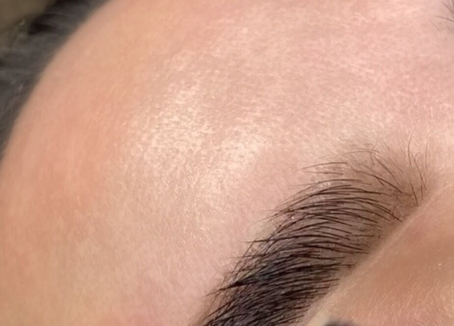 Perfectly shaped eyebrow at Beauté by Janita, Kiels Mountain, Queensland, AU.