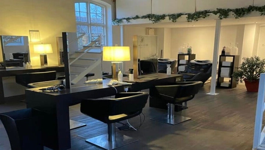 Bella Bea Hair Studio image 1