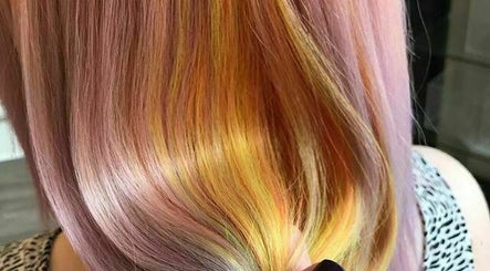 Imagen 2 de Anna Mather Colour Specialist & Hairstylist 