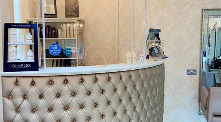 Brooks Hair & Beauty image 3