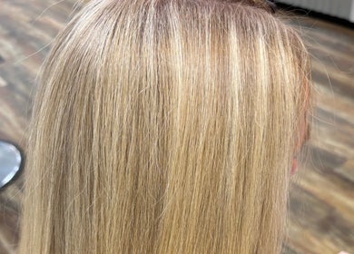 Beautiful blonde hair treatment at Salon Cecy and Color Studio, Bolingbrook, Illinois, US.