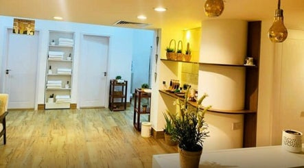 Al-Fal Beauty Center | Al-Ain image 2
