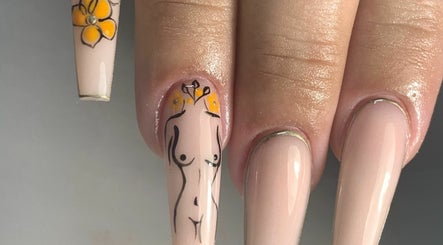 A Curly Nail Artist image 2