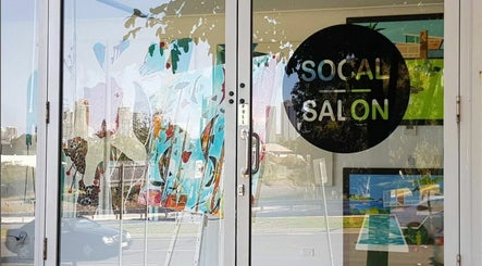 SoCal Salon image 3