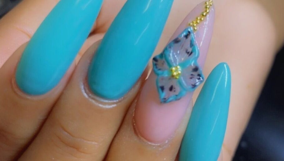 Vibrant turquoise and floral nail art by Alluring Nails by Tammy, New Providence, BS.