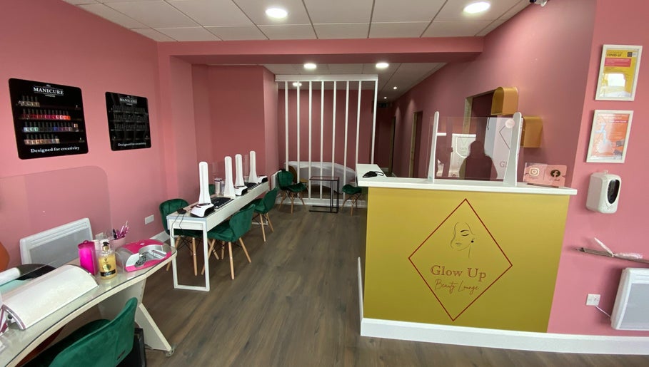 Glow Up Beauty Lounge slika 1