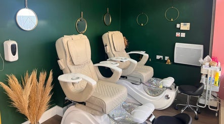 Glow Up Beauty Lounge slika 2