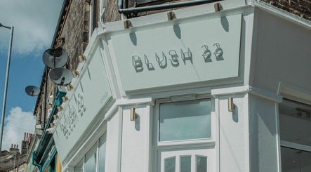 Blush 22 Hair and Beauty Lounge imagem 2