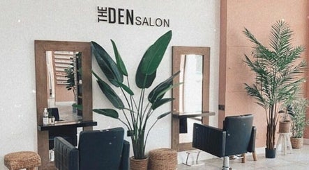 The Den Salon Bild 2