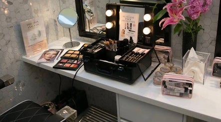 Image de Rubbina's Beauty and Brow Bar 3