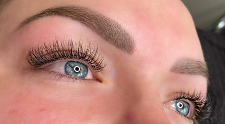 BriLash, lashes & brows image 3