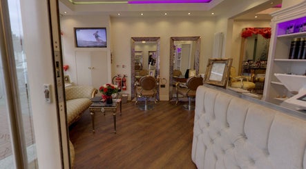 Lysa Harvey Hair and Beauty at Darcy’s slika 2