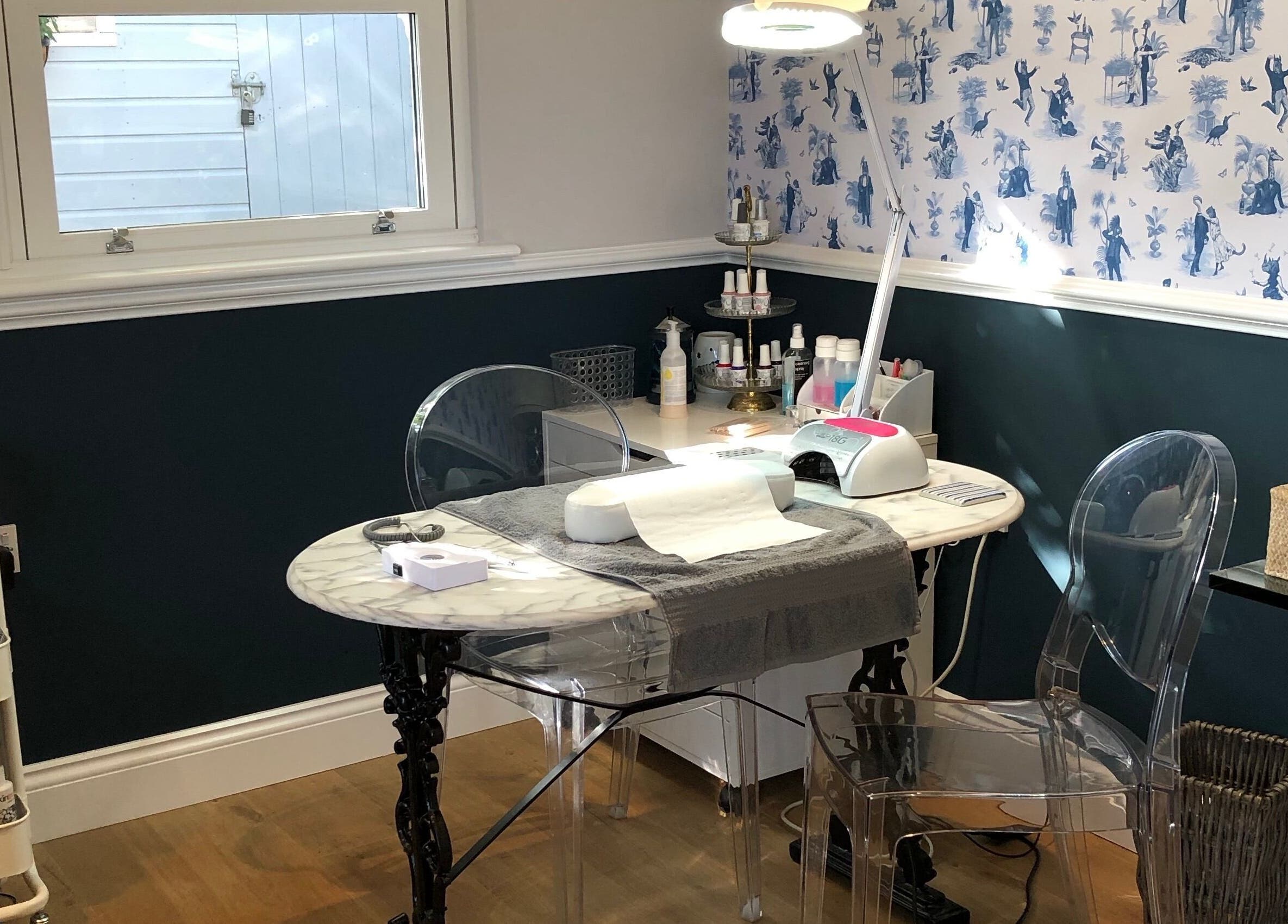 Fieldwaylife Beauty nail station with elegant decor in Berkhamsted, England, GB.