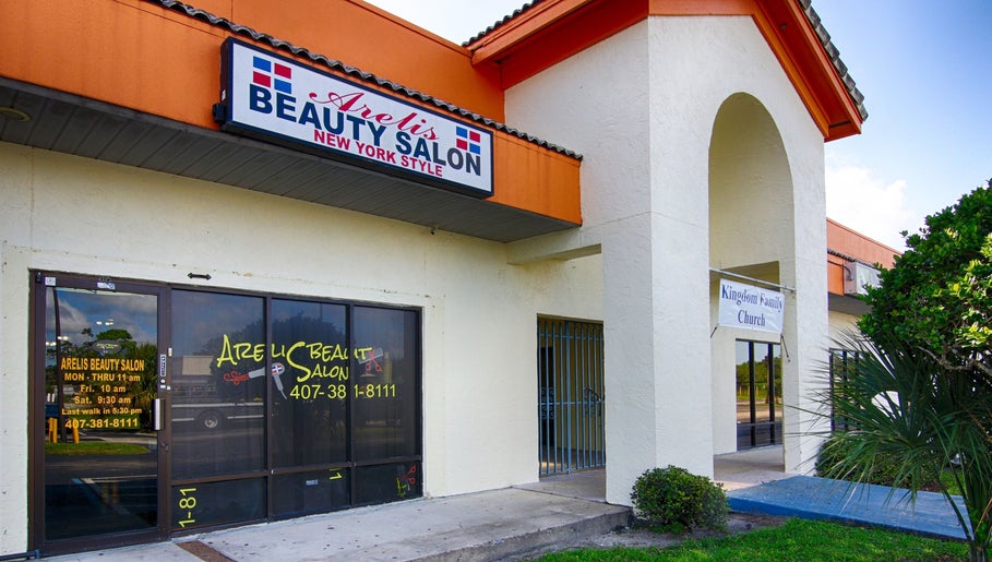 Front view of Arelis Beauty Salon in Orlando, Florida, US showcasing its modern facade and welcoming entrance.