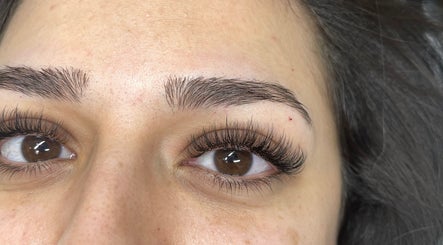 Close-up of expertly done eyelash extensions by BebeLashx in London, England, GB.