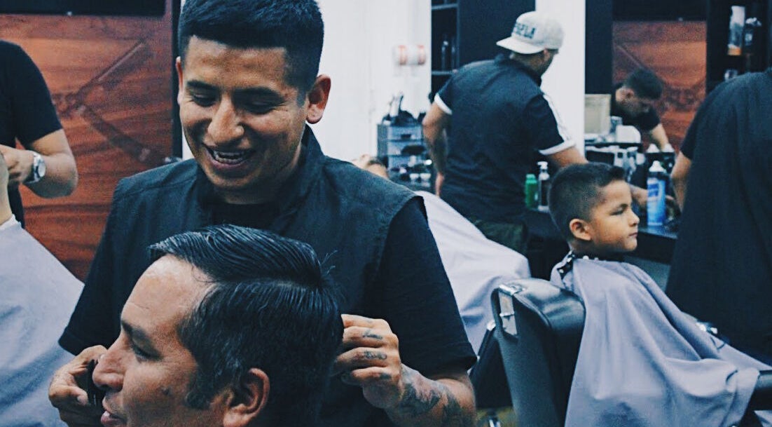 Corte de cabello en Barber by Amado Chorrillos Pe, ubicada en Chorrillos, Municipalidad Metropolitana de Lima, PE.