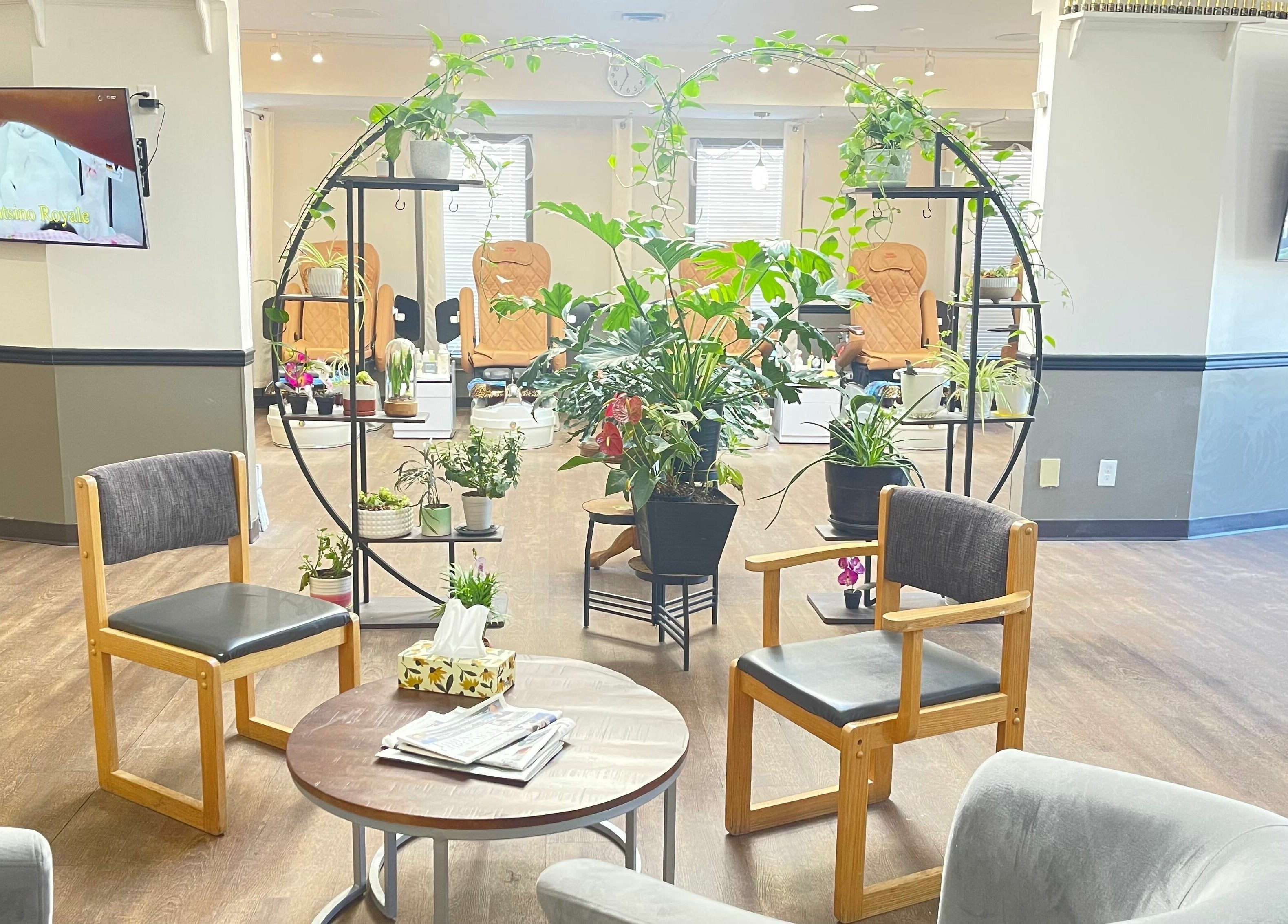 Inviting seating area with plants at Osoyoos Nail Studio, Osoyoos, British Columbia, CA.