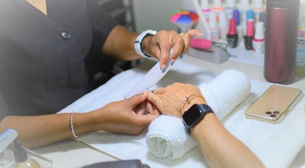 Nash Nails and Skin Care Services Bild 2