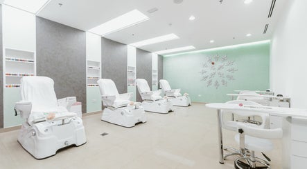 Image de Salon Fleur De Lis - Mirqab Mall المرقاب مول 2