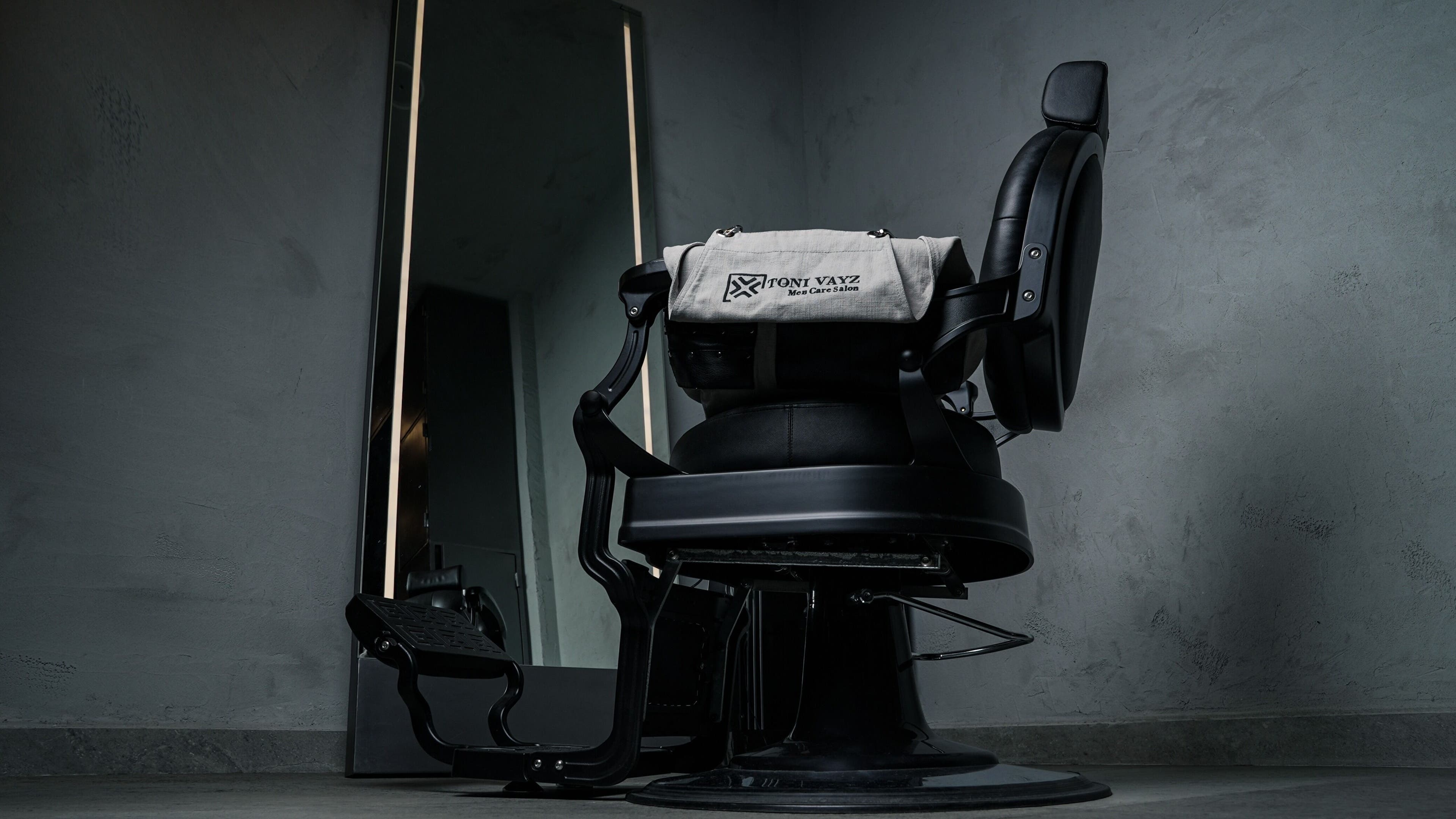 Luxury barber chair at Toni Vayz | Men | Alkhobar Alshubaily, Ansab Plaza, SA, enhances grooming experience.