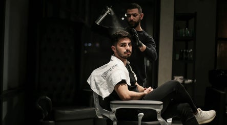 Imagen 3 de Toni Vayz | Men | Elite Lounge Alkhobar