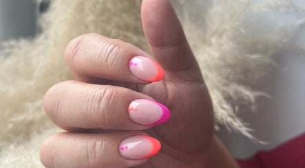 Muse Nails Beauty Tanning image 3