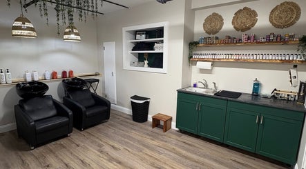 Mist & Mane Salon