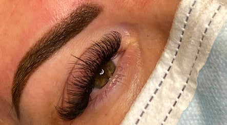 Emma Hazeldene Permanent Makeup Artist image 3