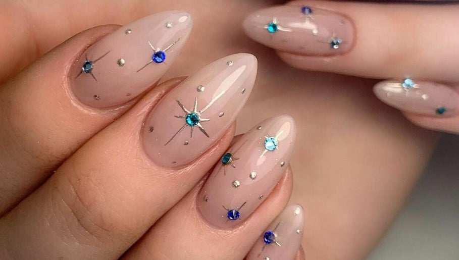 Nat Maloney Nail Artist image 1