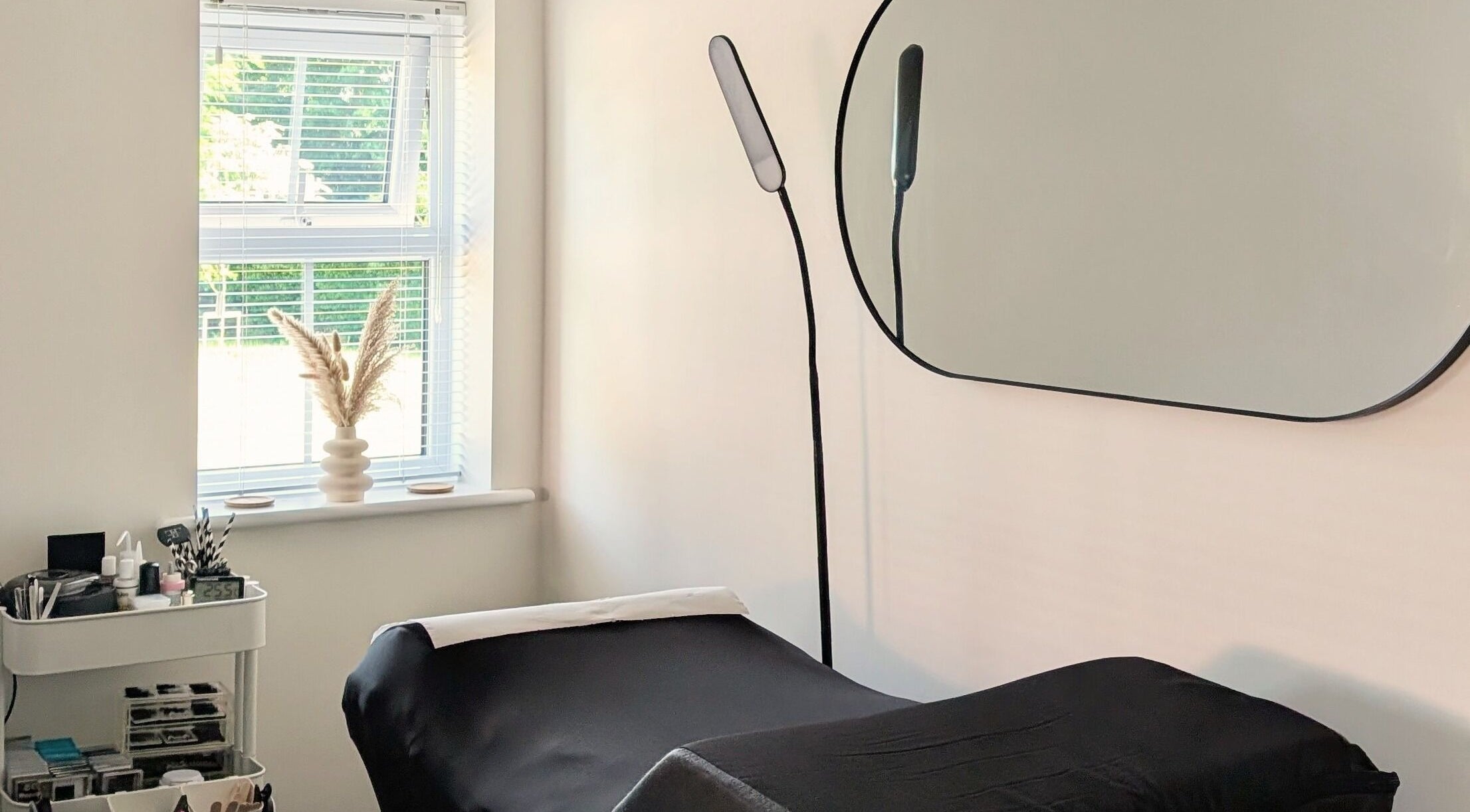 Modern lash treatment room at Lashes by Judie in Hatfield Peverel, England, GB with elegant decor and soothing ambiance.