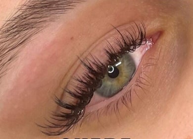 Close-up of elegant eyelash extension at SKARA ARTISTRY, Melbourne, Victoria, AU.