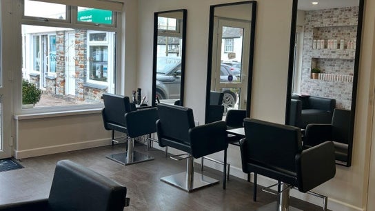 Salon in the Square