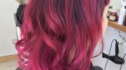 Lock Hairdressing, bilde 2