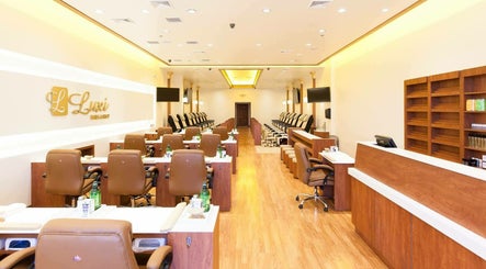 Luxi Nails & Spa V image 2