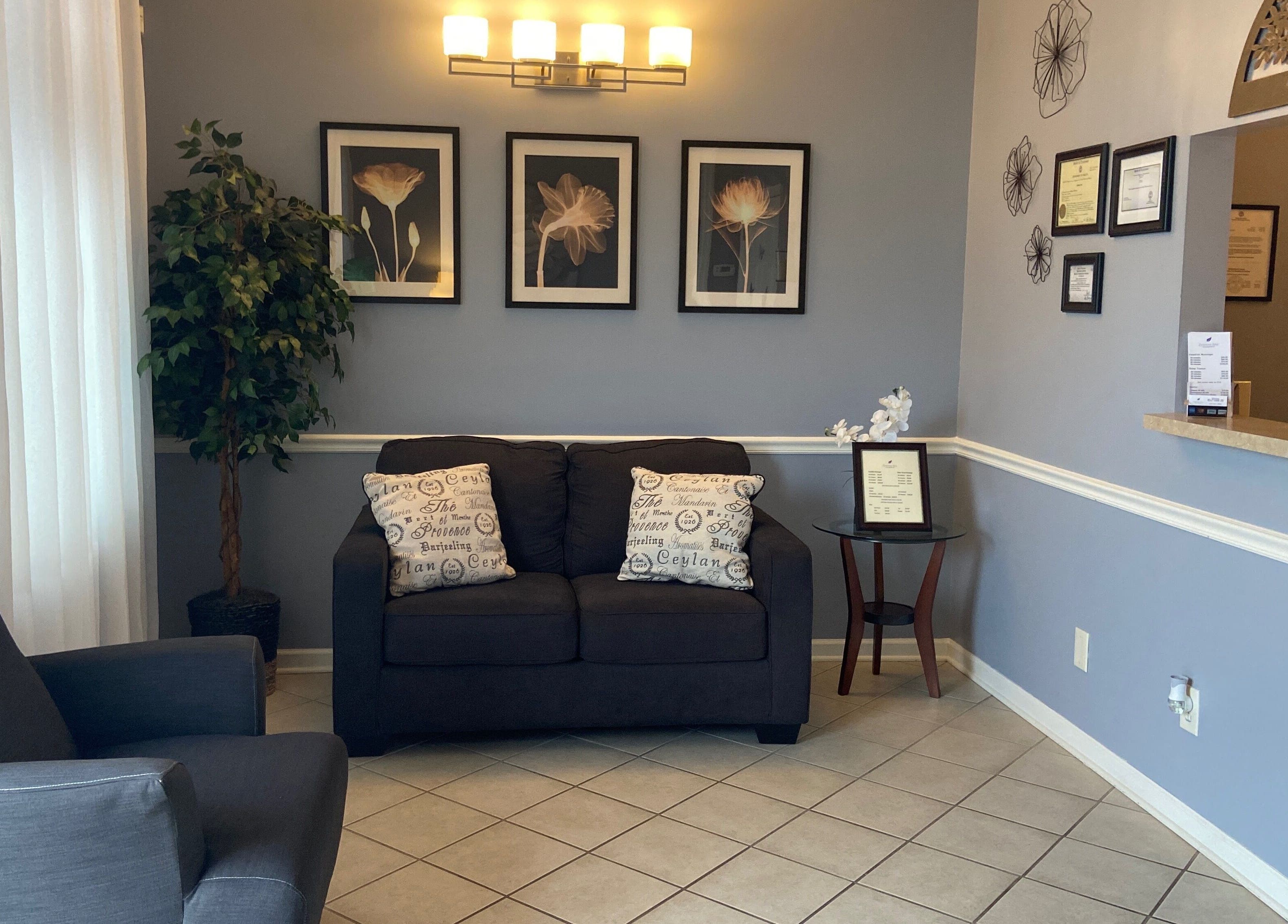 Chic lounge area with stylish decor at Zhenni Spa, Murfreesboro, Tennessee, US.