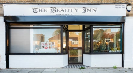 The Beauty Inn – obraz 2