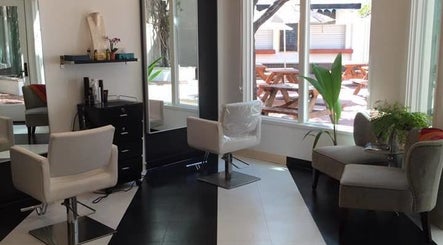 Salon Babette image 2