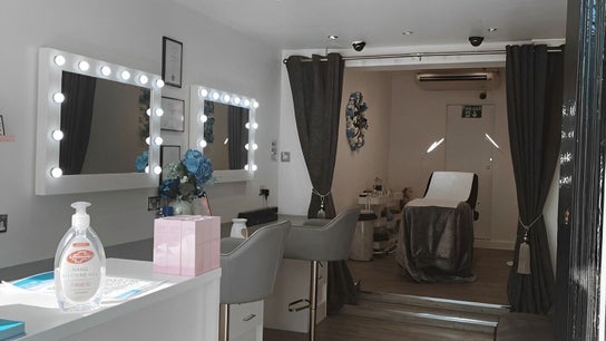 Lucy Clydesdale Makeup Brows Lashes
