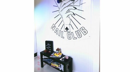 Luck Nail Club image 3