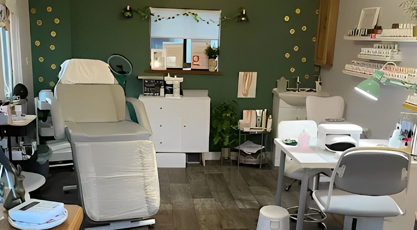 Beauty Annex Hemyock offers a tranquil spa room with green accents in Hemyock, England, GB.