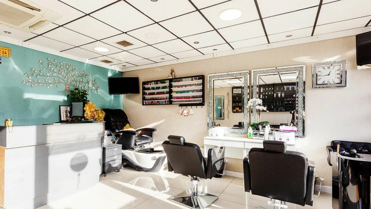 Best salons for gel nail extensions in Edgware, London | Fresha
