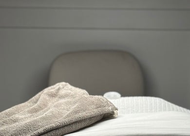 Tranquil treatment room at Allyson O’Brien | Nutrition & Advanced Aesthetics in Surrey, British Columbia, CA.