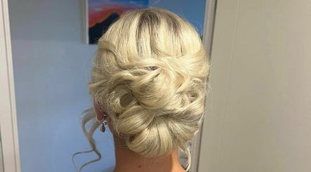 Hair by Jaimie slika 2