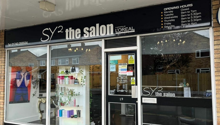 SY2 The Salon slika 1
