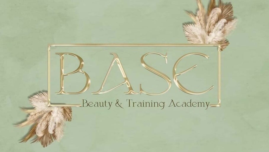 Base Beauty & Training Academy imaginea 1