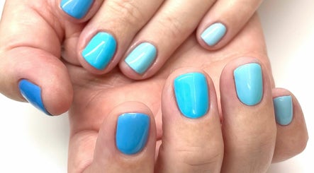 Care and Flair Nail Services изображение 3