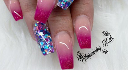 Shimmering Nails 